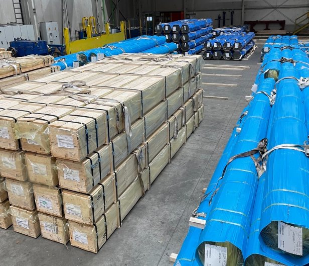Block storage of pallets with products 
