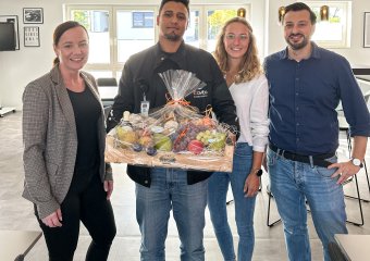 Welcoming employe internationally