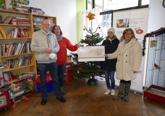 Donation to the avitea works council's association Mit uns durchs Leben (With us through life)